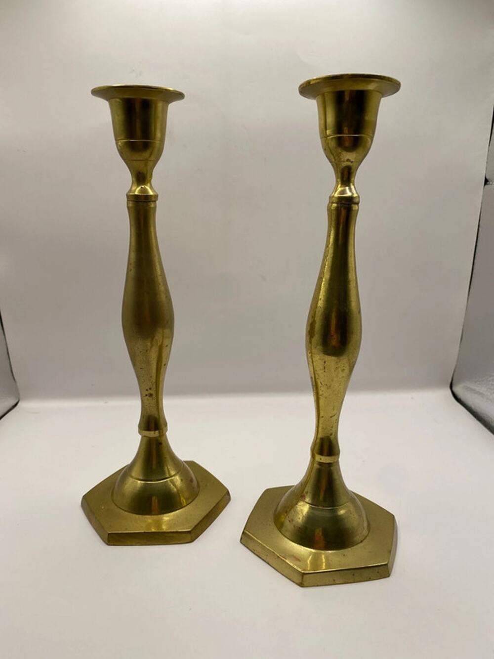 Set of 2 Vintage brass candlesticks